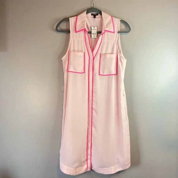 SOLD 🩷NWT Express M Dress
Button down Sleeveless
Sexy Hot Pink Barbiecore - Picture 1 of 9